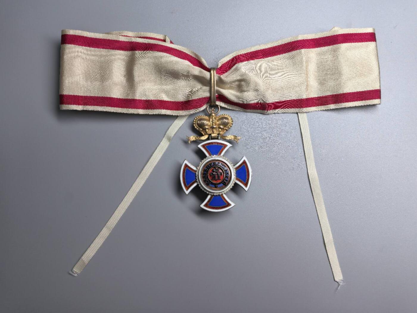 小驴勋章奖章收藏1月10日周六晚六点拍卖（珍爱和平，收藏战争，铭记历史，勿忘国耻，忠党爱国。有偿代拍，送拍规则在简介最后，参拍须阅读规则后再参拍，关系到运费包装发货时效真假辨别等关键信息，拍卖时不再发原图，看大图店主微信码在拍卖店铺介绍里）