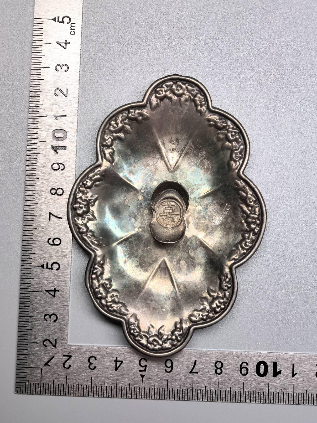 小驴勋章奖章收藏1月10日周六晚六点拍卖（珍爱和平，收藏战争，铭记历史，勿忘国耻，忠党爱国。有偿代拍，送拍规则在简介最后，参拍须阅读规则后再参拍，关系到运费包装发货时效真假辨别等关键信息，拍卖时不再发原图，看大图店主微信码在拍卖店铺介绍里）