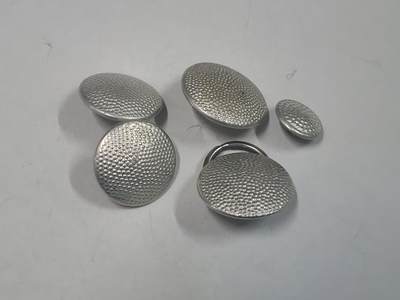 韵星假日拍卖第三十六期 -- Rimey Holidays Auction 36 - 民主德国扣子杂件一组