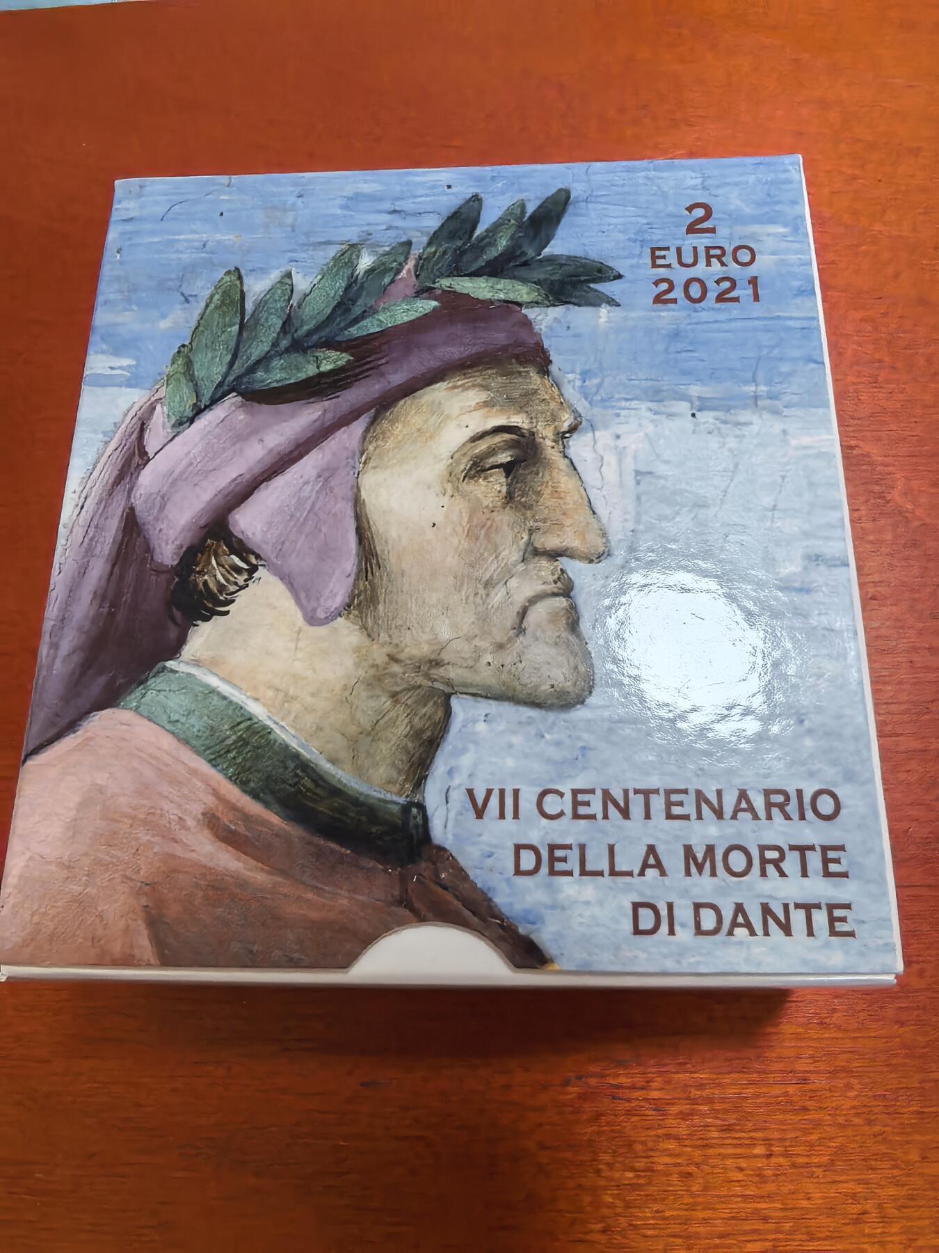 长老汇蛇年精选第九十三场拍卖 2004荷兰欧元精制币套币8枚，盒证全，5000套，克书90美金，橡木盒烫刻国徽金属标牌