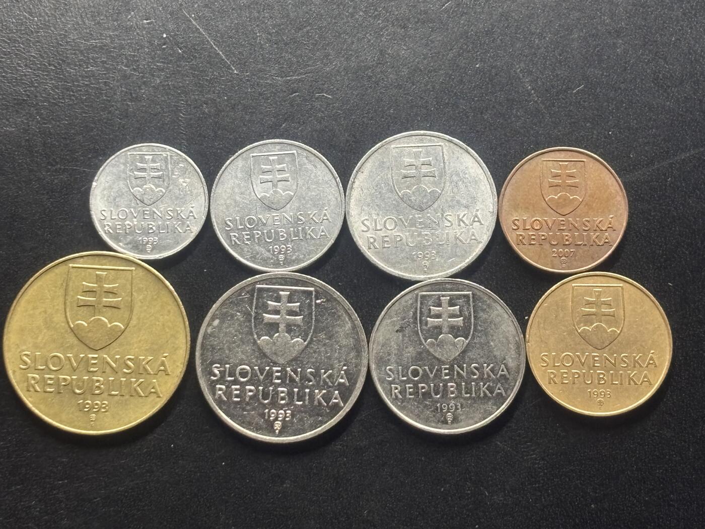 邮泉阁限时拍卖第三十九场 欧洲专场（硬币在国外。请付邮费6元。） 斯洛伐克8枚