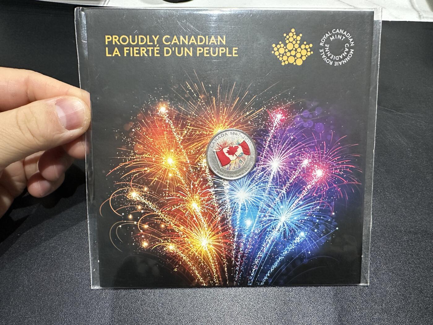 《外钞收藏家》第六百零一期（畅拍场）（本平台长期征集拍品、欢迎藏友们联系合作） 加拿大2017年独立150周年精制彩色夜光银币（带原厂卡册1/4盎司纯银）