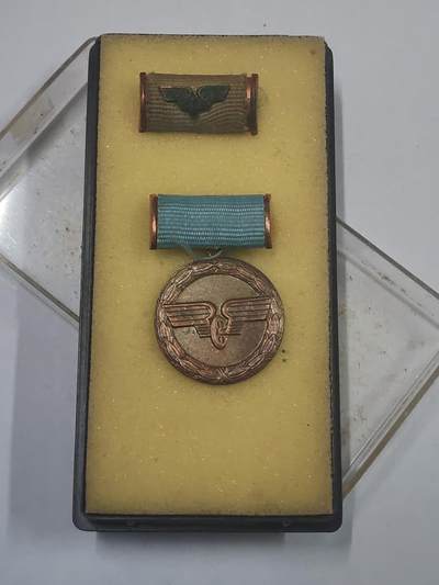 韵星假日拍卖第三十六期 -- Rimey Holidays Auction 36 - 民主德国铜级铁路忠诚服务奖章带原盒略 早期