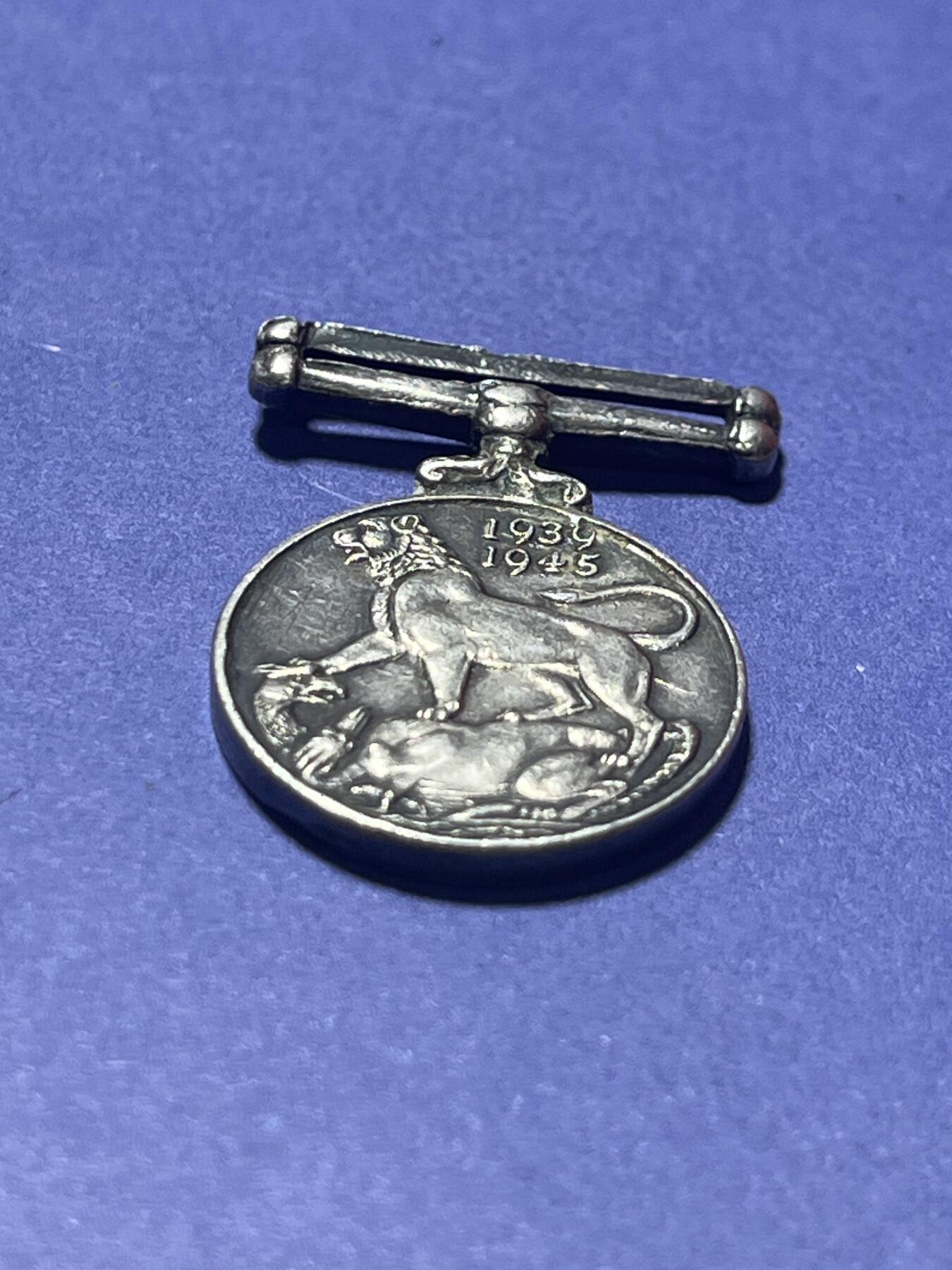 世界各国奖章纪念章徽章无底价拍卖