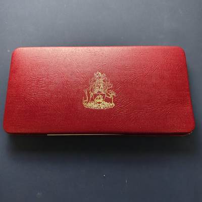 【全场包邮】纯粹捡漏拍493场-持续更新中 - 巴哈马1972年官方精制套币-含4枚银币-盒证全