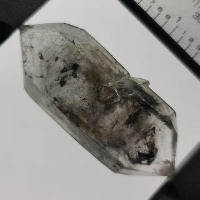 七河·世界钱币杂件水晶矿标小拍（总第33期） - 藏家出品X696 云贵闪灵水晶原石 小手握双尖