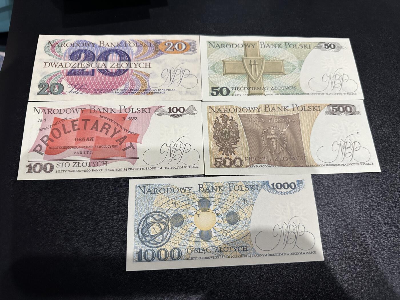 《外钞收藏家》第六百零一期（畅拍场）（本平台长期征集拍品、欢迎藏友们联系合作） 波兰老版本20/50/100/500/1000兹罗提5张小套	UNC 20面额 不太绝