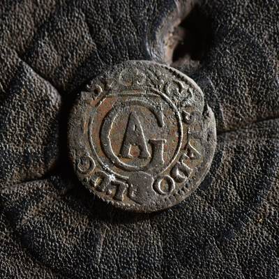 【良泉】【春节前最后一场】2月5日晚19.30点开拍！208组，本场结束后预存钱币的朋友请告知，将连同本场拍品一起邮寄，预祝诸位春节愉快！ - 【罕见】公元1632-1634年【瑞典·利沃尼亚】欧洲近代战争之父——古斯塔夫二世大帝，银索利多，0.76克