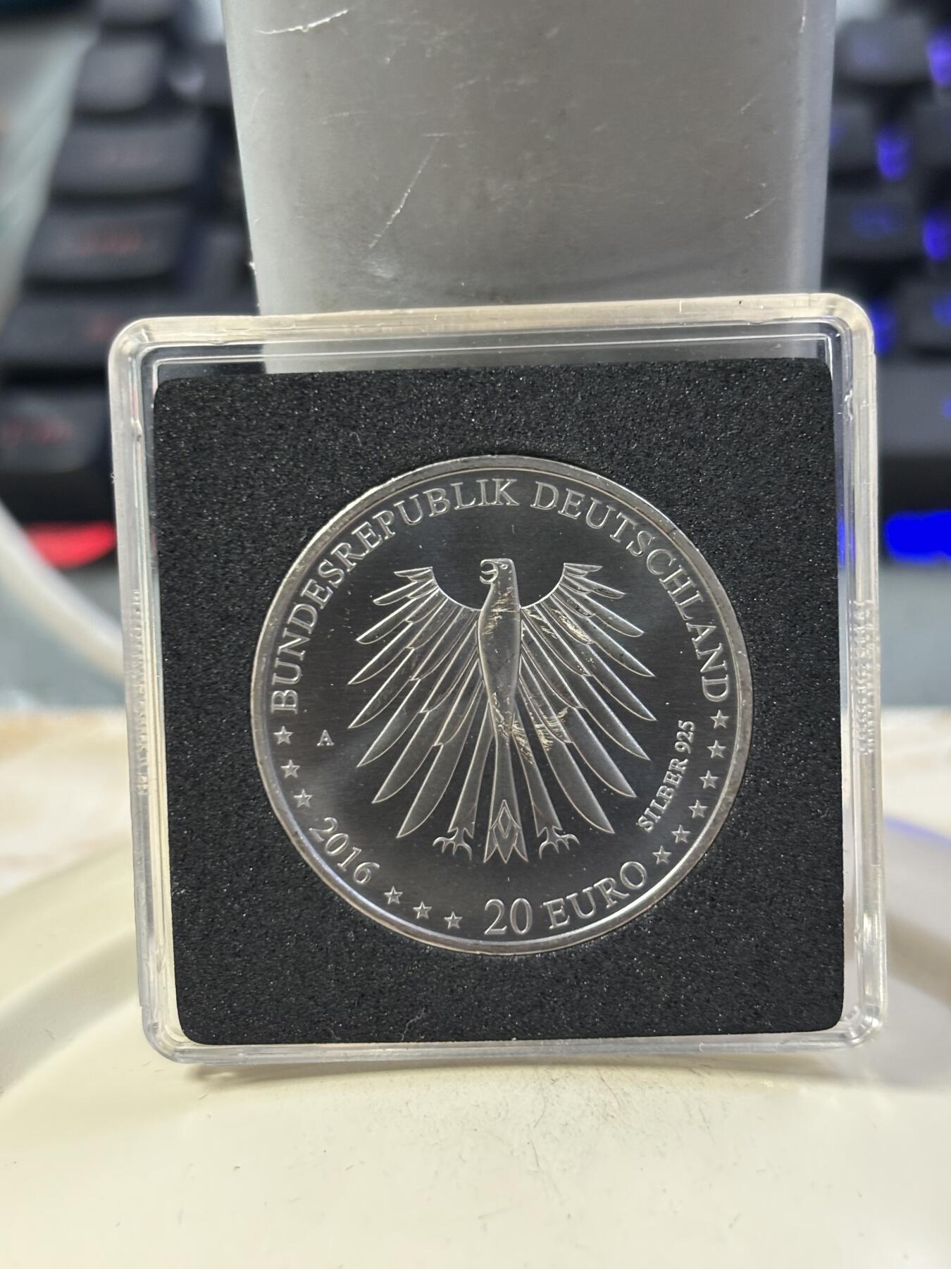 第187期拍卖 德国2016年格林童话200年镀金钌化纪念银币，18克，发行5000枚