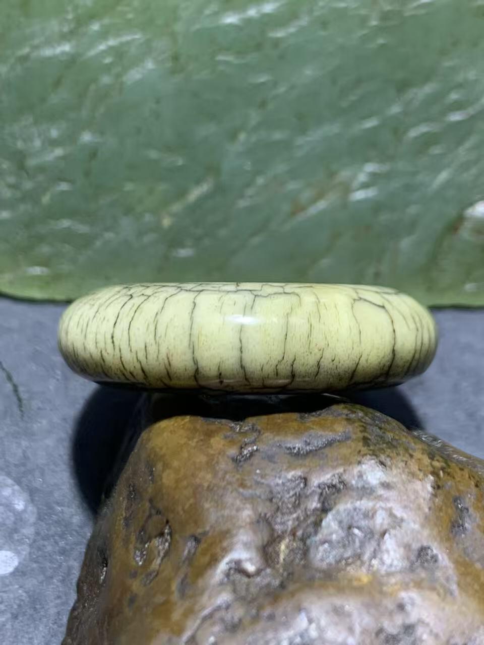 精美骨圈戒指，（跑环，卡环）一个，