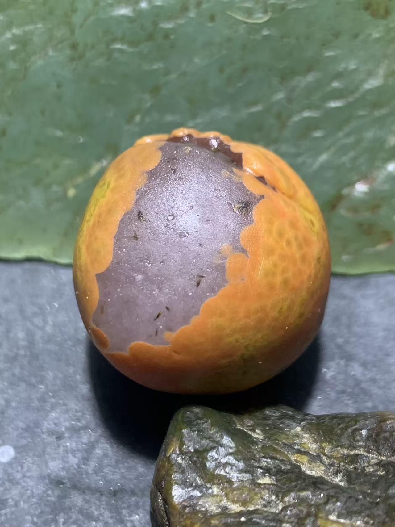 精美亚光冰飘原皮天眼纹战国红玛瑙手工俏色巧雕如来佛祖意境吊坠一颗！