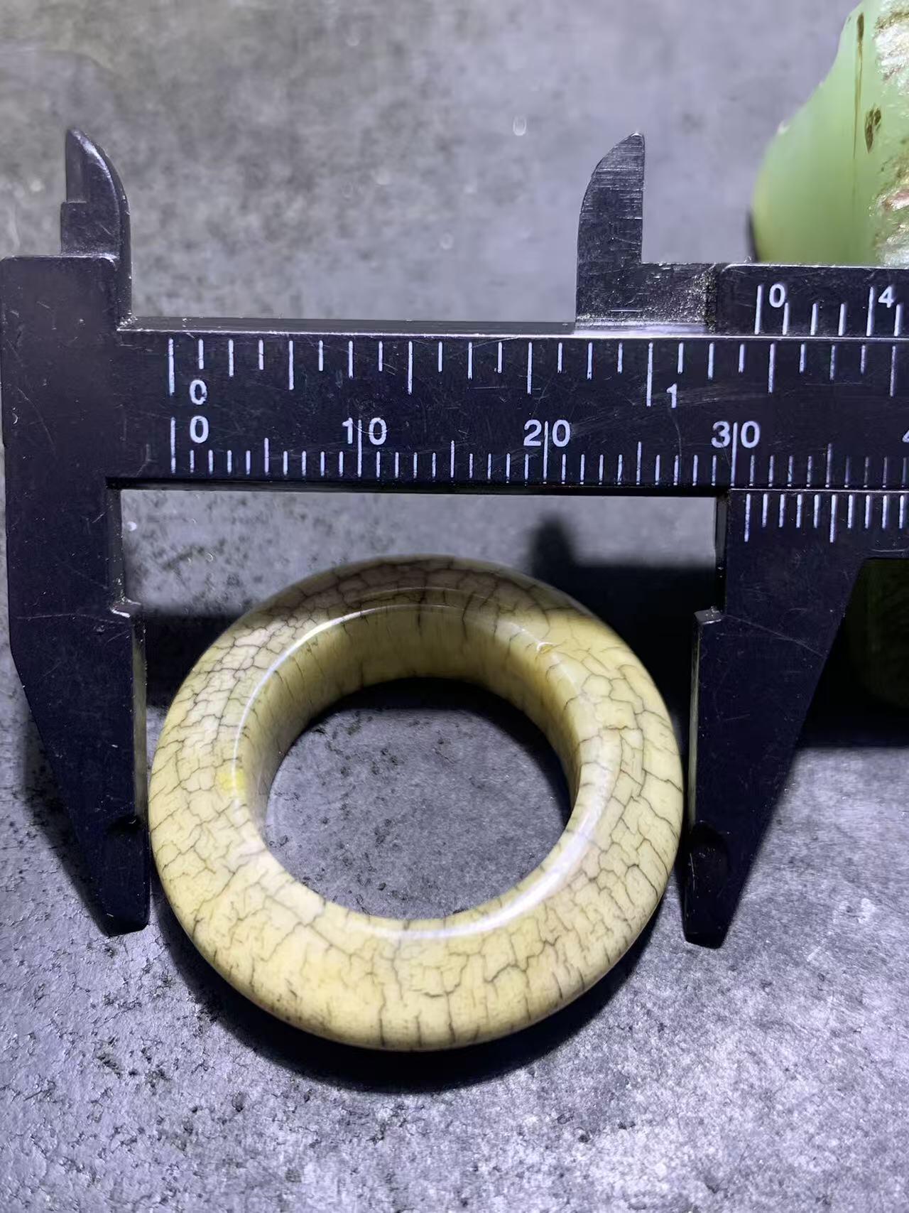 精美骨圈戒指，（跑环，卡环）一个，