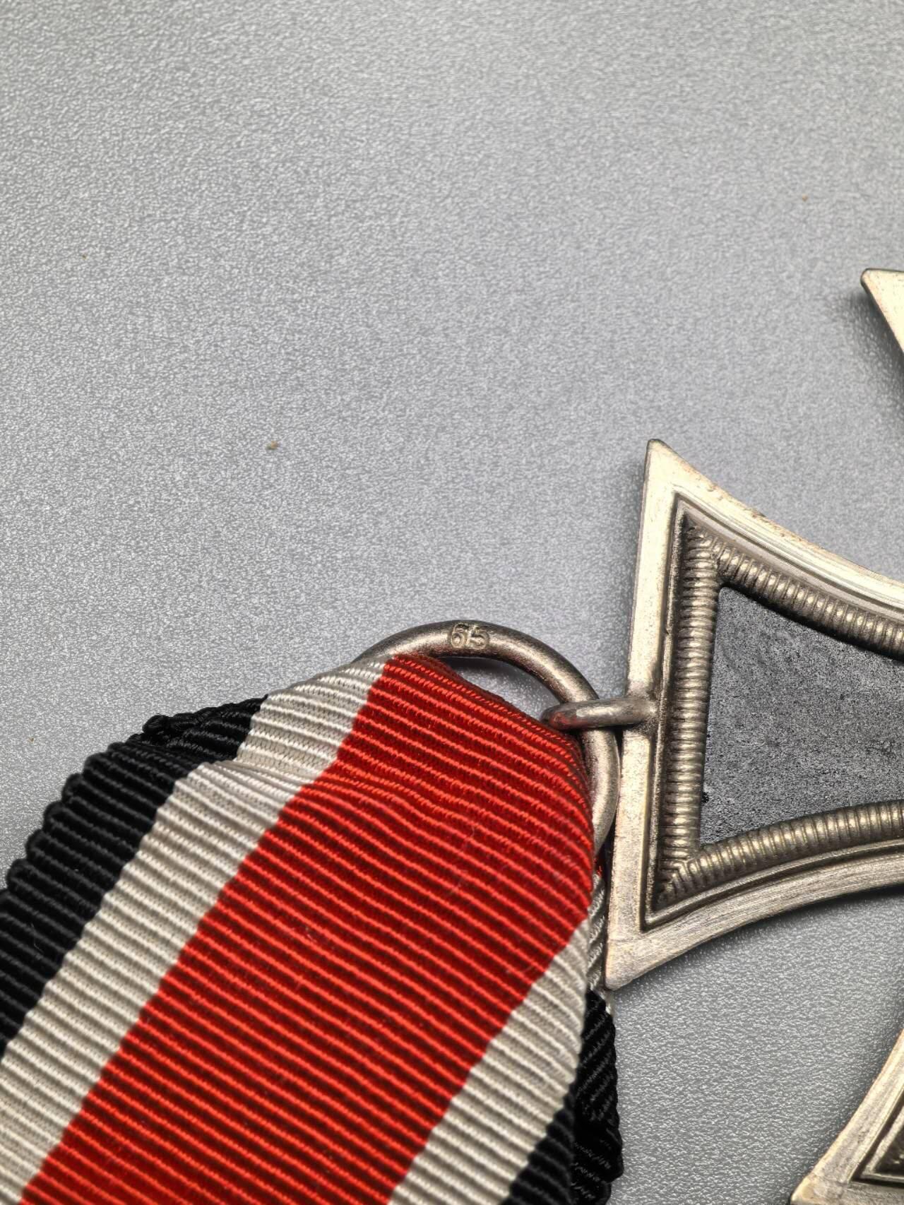 小驴勋章奖章收藏1月10日周六晚六点拍卖（珍爱和平，收藏战争，铭记历史，勿忘国耻，忠党爱国。有偿代拍，送拍规则在简介最后，参拍须阅读规则后再参拍，关系到运费包装发货时效真假辨别等关键信息，拍卖时不再发原图，看大图店主微信码在拍卖店铺介绍里）