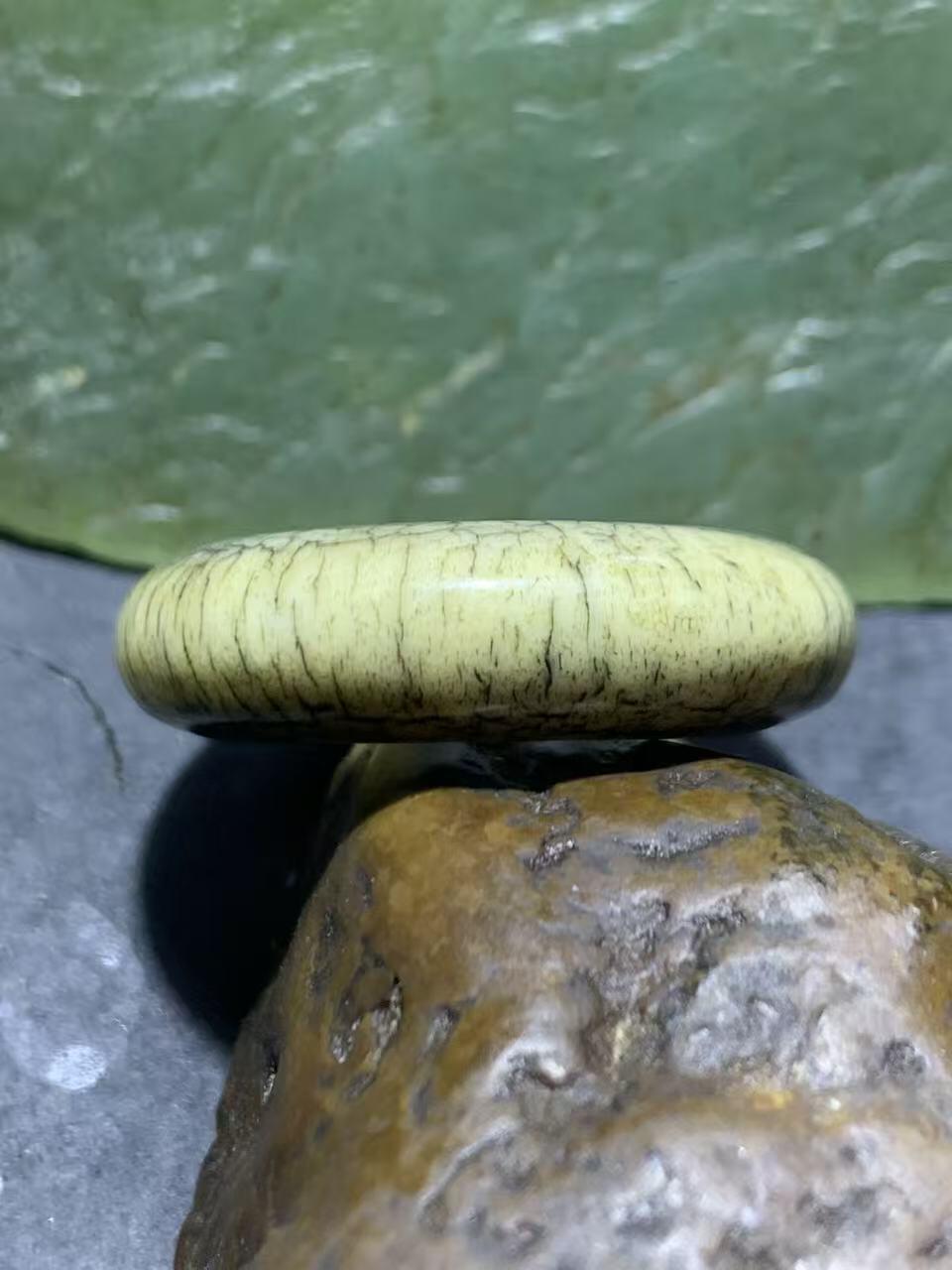 精美骨圈戒指，（跑环，卡环）一个，