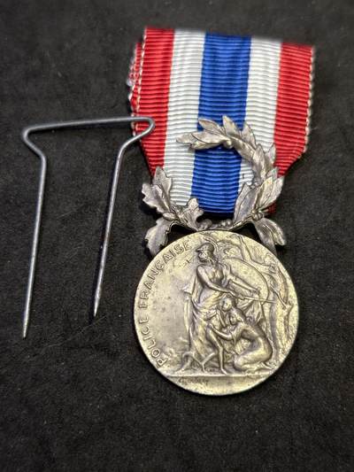 凯旋世界勋赏（第21期冬季大拍）（欢迎送拍）（对拍品有疑问请询问客服，不接受到手刀，出价默认拍品品相。请认真阅读拍卖规则！出价默认已认可！）（收到货请录制开箱视频，无视频概不处理问题。） - 法国警察荣誉银制