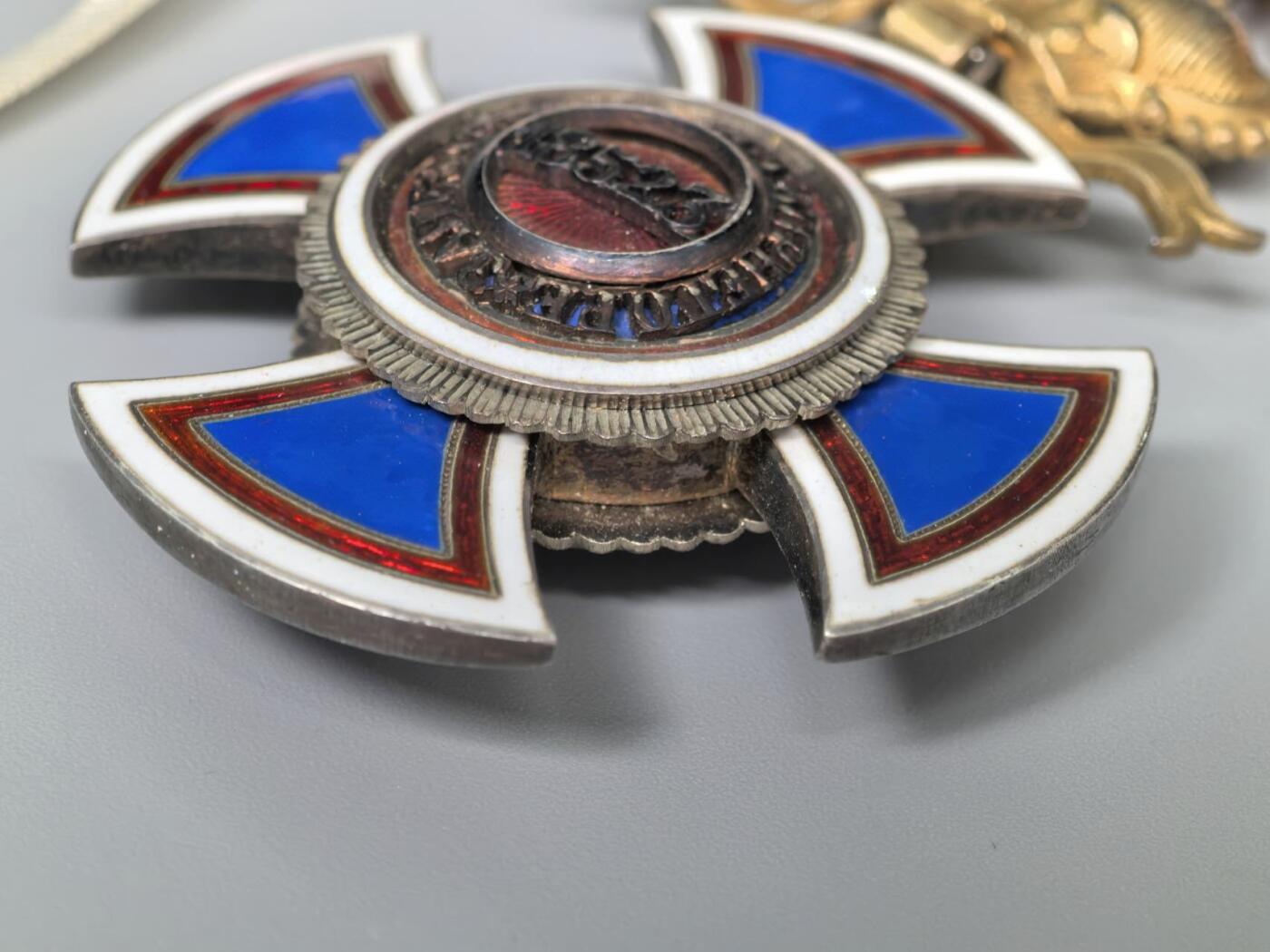 小驴勋章奖章收藏1月10日周六晚六点拍卖（珍爱和平，收藏战争，铭记历史，勿忘国耻，忠党爱国。有偿代拍，送拍规则在简介最后，参拍须阅读规则后再参拍，关系到运费包装发货时效真假辨别等关键信息，拍卖时不再发原图，看大图店主微信码在拍卖店铺介绍里）