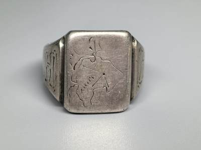 小驴勋章奖章收藏1月10日周六晚六点拍卖（珍爱和平，收藏战争，铭记历史，勿忘国耻，忠党爱国。有偿代拍，送拍规则在简介最后，参拍须阅读规则后再参拍，关系到运费包装发货时效真假辨别等关键信息，拍卖时不再发原图，看大图店主微信码在拍卖店铺介绍里） - 德国WWII国防军克里米亚战役纪念银戒指，已测82.58%含银量，港码24码，13.6克