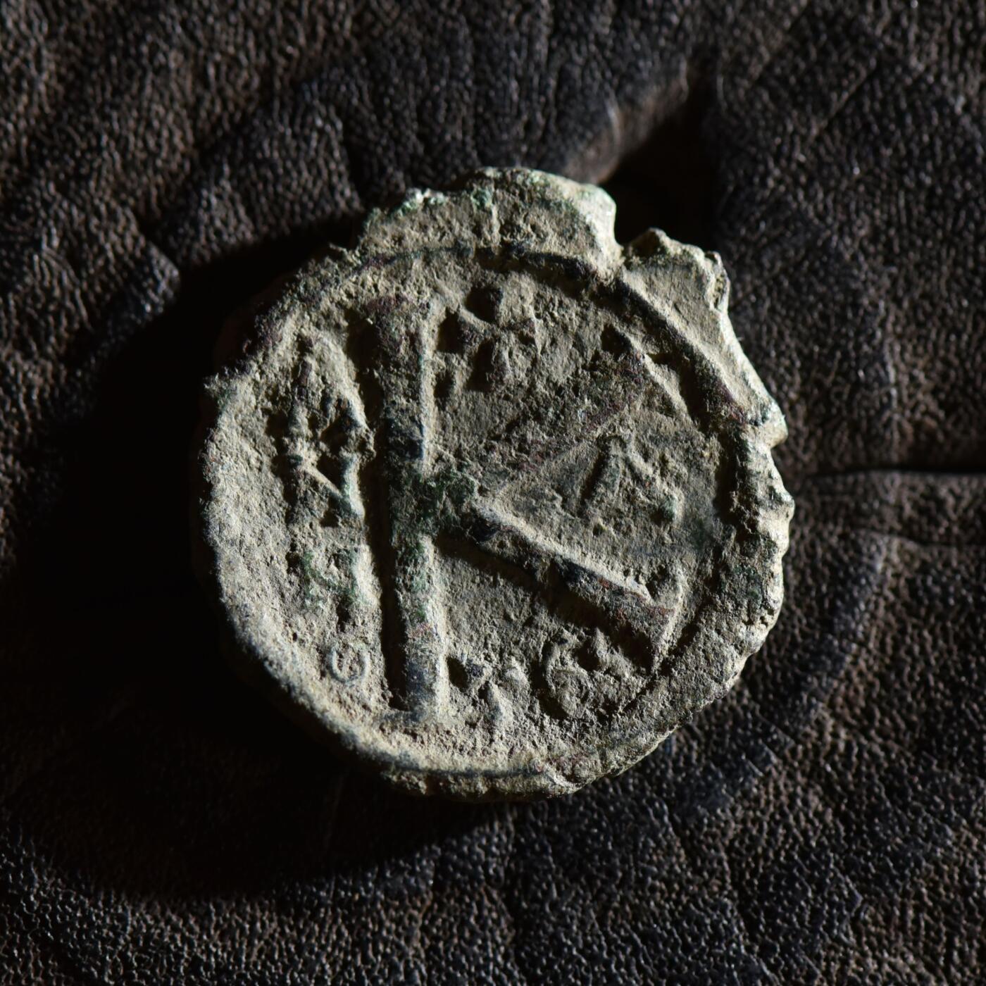 【良泉】【春节前最后一场】2月5日晚19.30点开拍！208组，本场结束后预存钱币的朋友请告知，将连同本场拍品一起邮寄，预祝诸位春节愉快！ 【美品】公元568年【拜占庭】查士丁二世和皇后索菲亚，在位第四年，20努米铜币，帖撒罗尼亚造币厂，4.65克