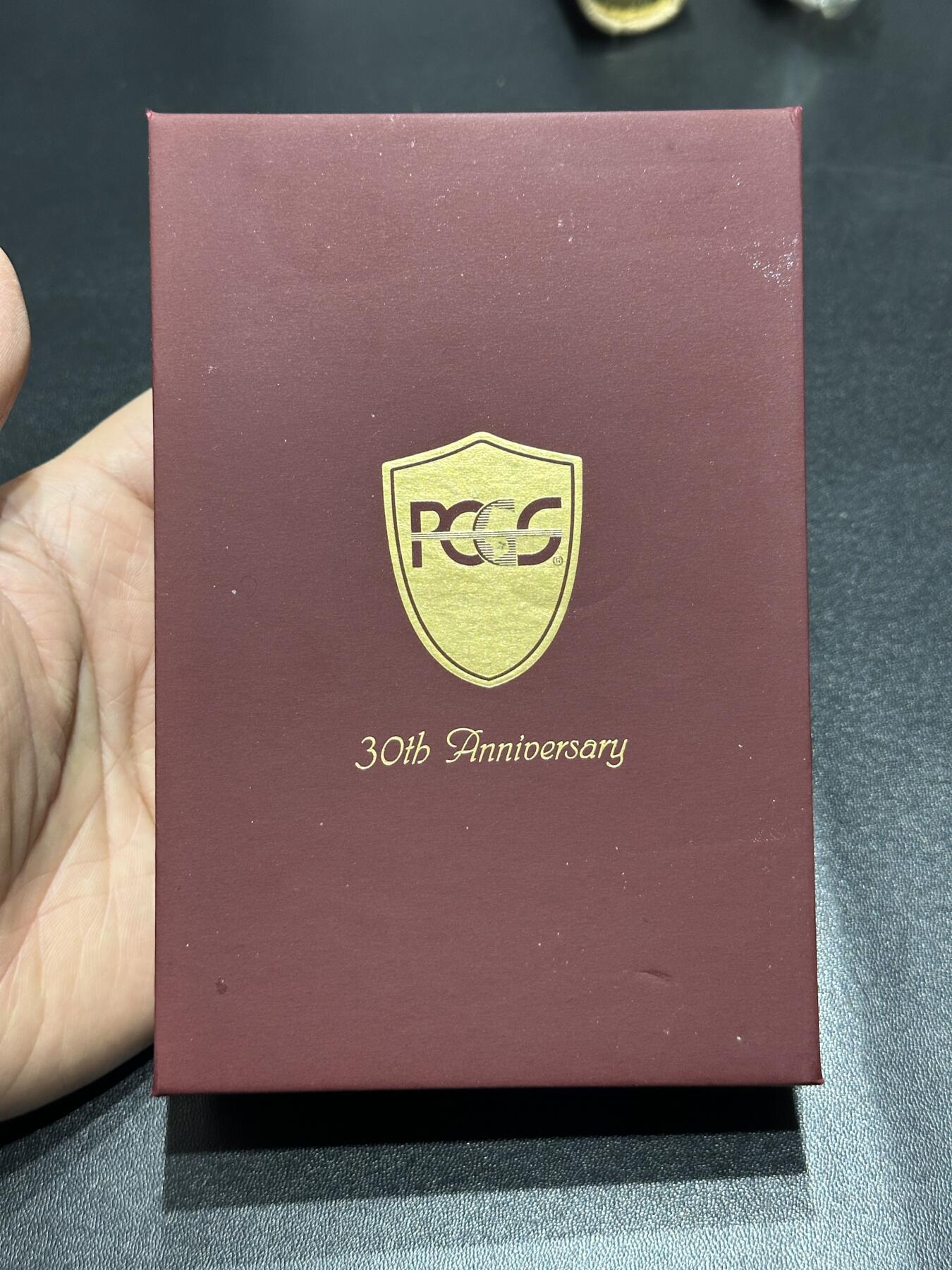 《外钞收藏家》第六百零一期（畅拍场）（本平台长期征集拍品、欢迎藏友们联系合作） PSGS30周年纪念章 总裁签名版 精美包装 有点氧化