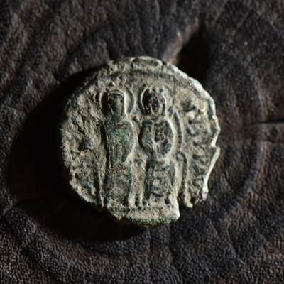 【良泉】【春节前最后一场】2月5日晚19.30点开拍！208组，本场结束后预存钱币的朋友请告知，将连同本场拍品一起邮寄，预祝诸位春节愉快！ - 【美品】公元568年【拜占庭】查士丁二世和皇后索菲亚，在位第四年，20努米铜币，帖撒罗尼亚造币厂，4.65克