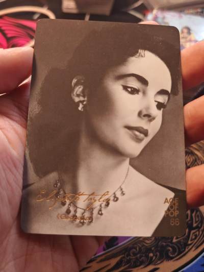 卡牌实验室开始第十一次实验 - 【黑白明星卡】凯威奇