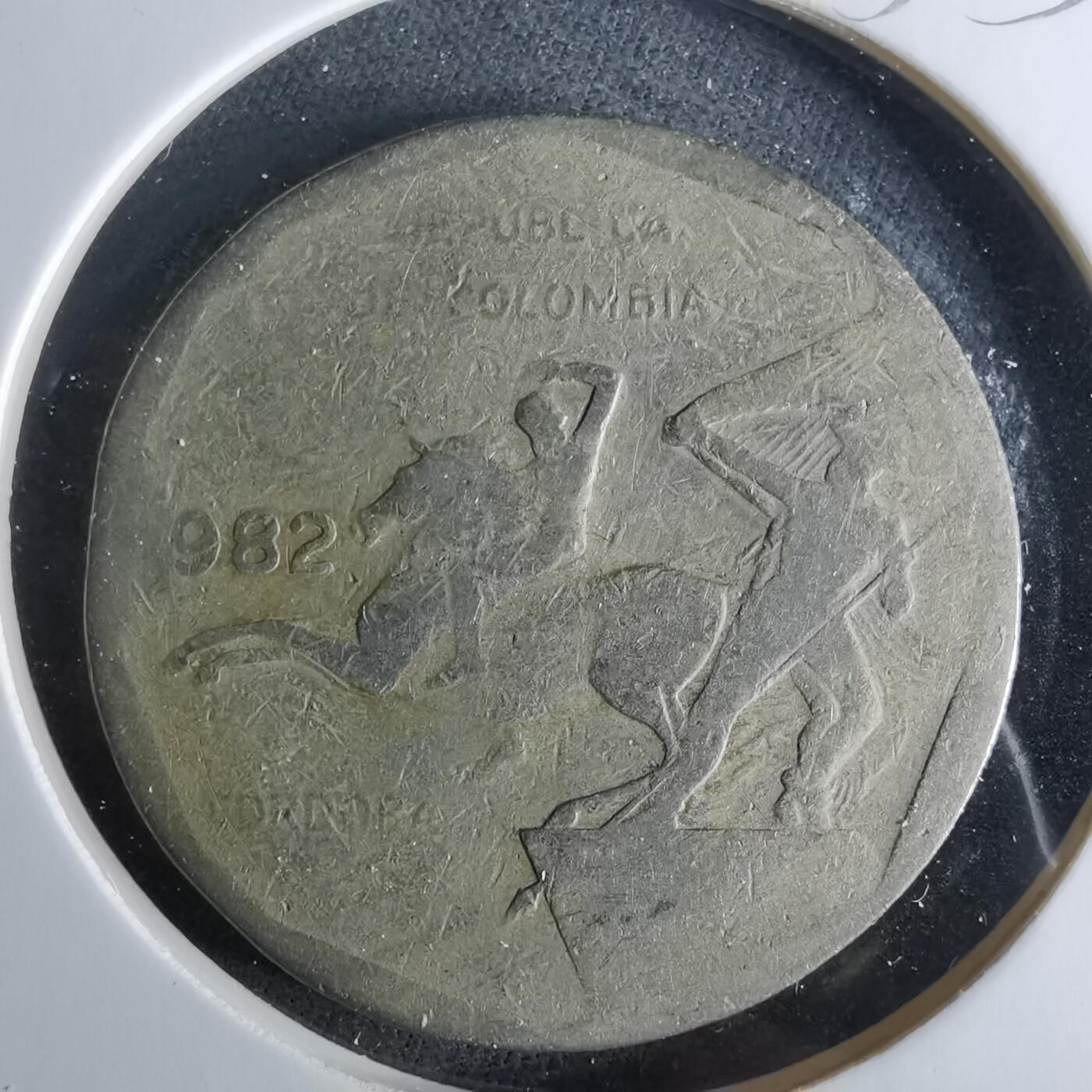 沼泽如烟--第956场 哥伦比亚1982年10比索