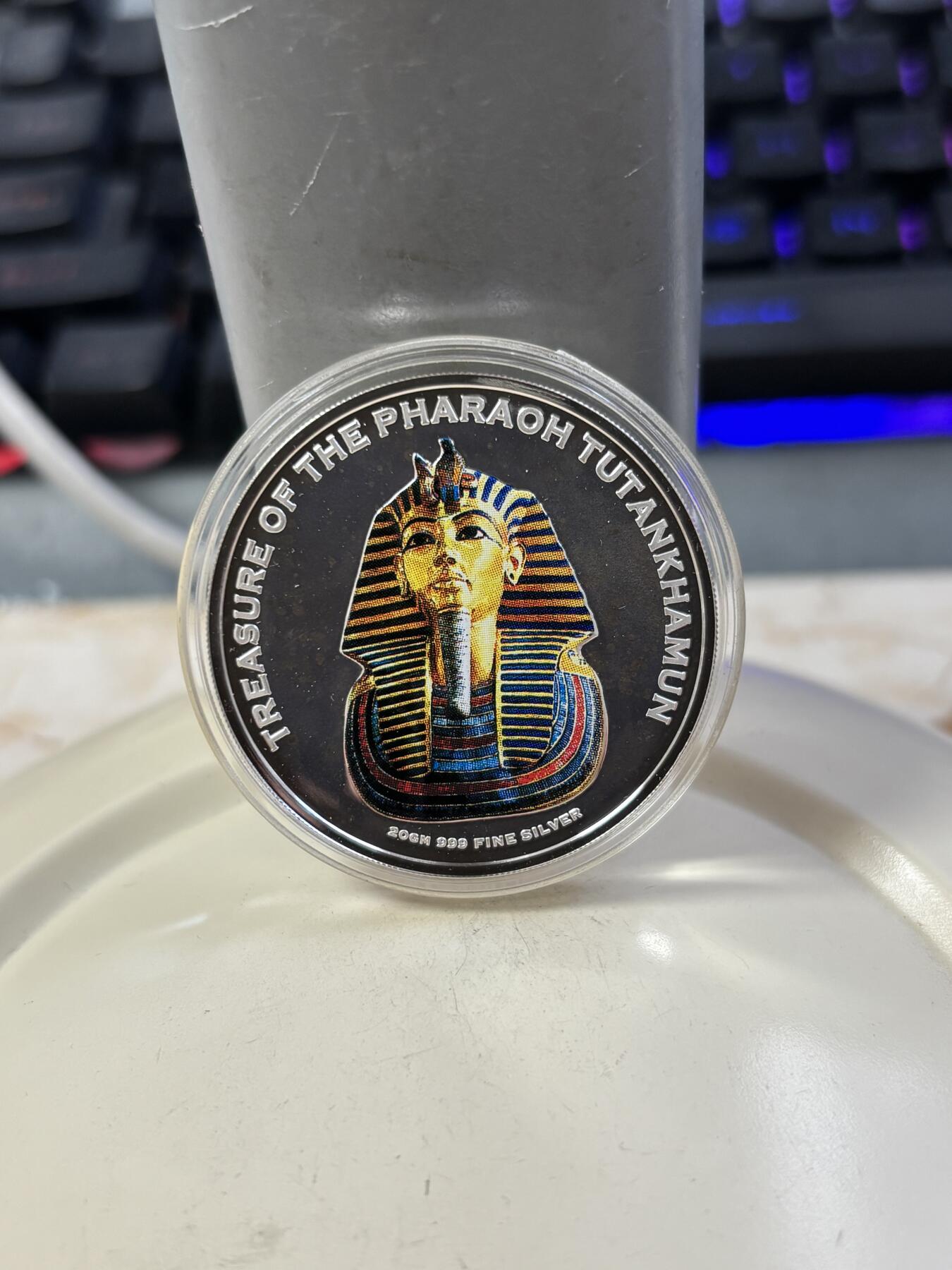 第187期拍卖 柬埔寨2004年图坦卡门金面具精制彩色纪念银币，999银，20克