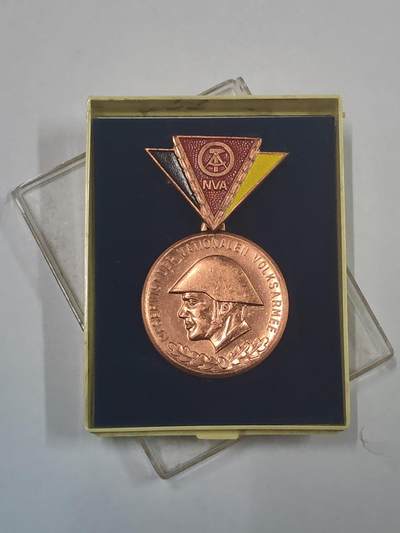 韵星假日拍卖第三十六期 -- Rimey Holidays Auction 36 - 民主德国铜级预备役优秀服务奖章带原盒