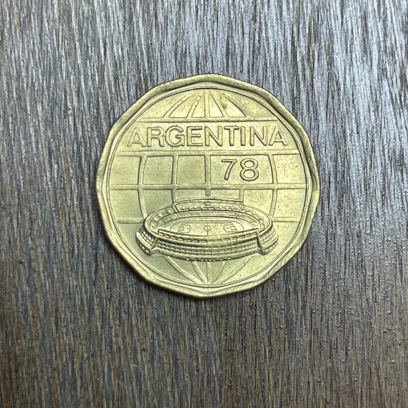 【铜匠收藏】★第137场★散币场。不寄存，30包邮。不满30元，支付5元运费。《接受代拍 代送NGC评级》 60【无寄存】1977 阿根廷 100比索 铜币