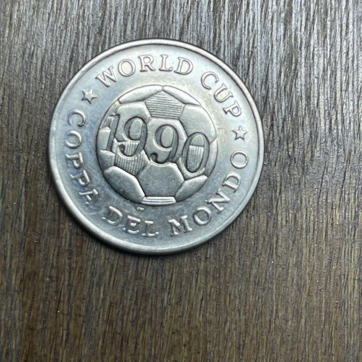 【铜匠收藏】★第137场★散币场。不寄存，30包邮。不满30元，支付5元运费。《接受代拍 代送NGC评级》 25【无寄存】1990年意大利世界杯韩国主题纪念章