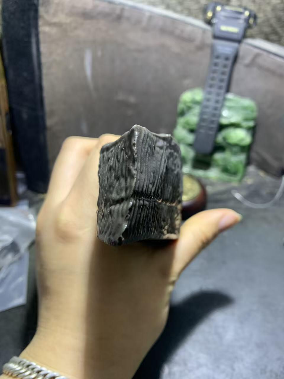 放一块福利，精美新疆泥石把件（摆件）一块