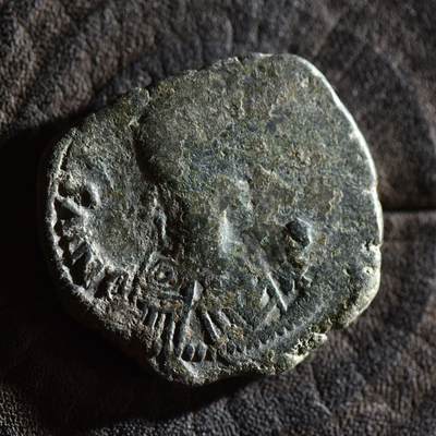 【良泉】【春节前最后一场】2月5日晚19.30点开拍！208组，本场结束后预存钱币的朋友请告知，将连同本场拍品一起邮寄，预祝诸位春节愉快！ - 14.05克，公元518-527年【拜占庭】查士丁一世，侧身版，君士坦丁堡造币厂，40努米大铜币