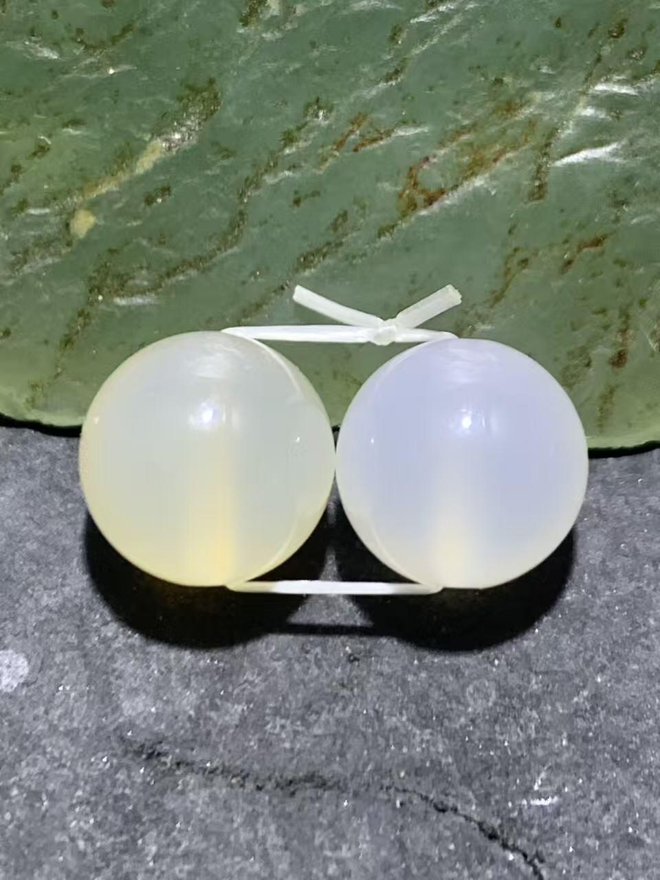 放福利精美荔枝冻腰珠一对，