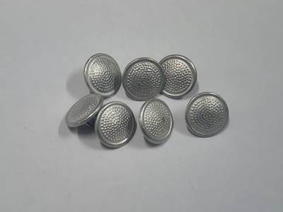 韵星假日拍卖第三十六期 -- Rimey Holidays Auction 36 - 民主德国扣子杂件一组