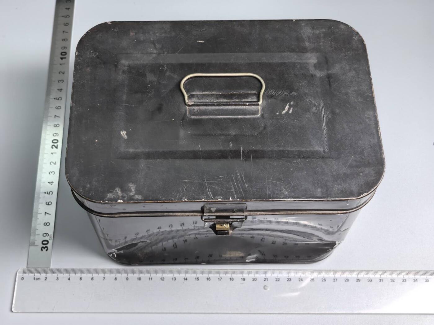 小驴勋章奖章收藏1月10日周六晚六点拍卖（珍爱和平，收藏战争，铭记历史，勿忘国耻，忠党爱国。有偿代拍，送拍规则在简介最后，参拍须阅读规则后再参拍，关系到运费包装发货时效真假辨别等关键信息，拍卖时不再发原图，看大图店主微信码在拍卖店铺介绍里）