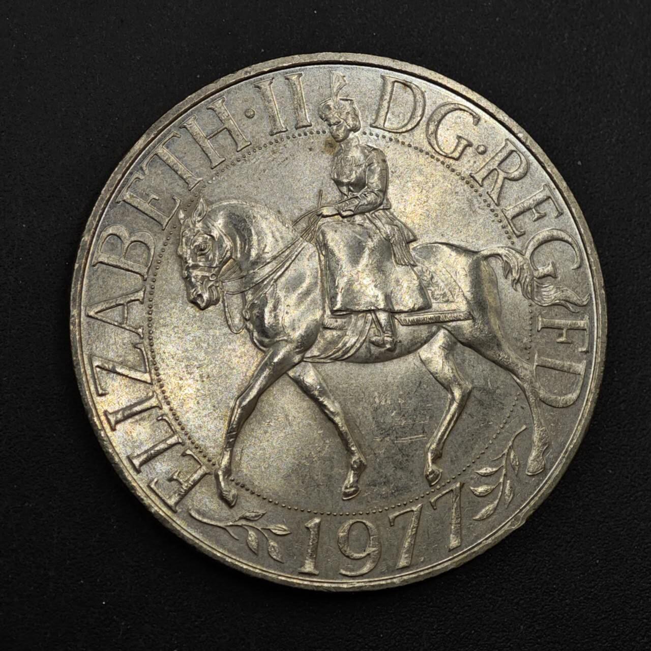 【淘币小摊】实时拍第八百四十四拍   散币场   满百包邮可预留二周 每周一统一发货   英国1977年女王登基银禧克朗纪念币