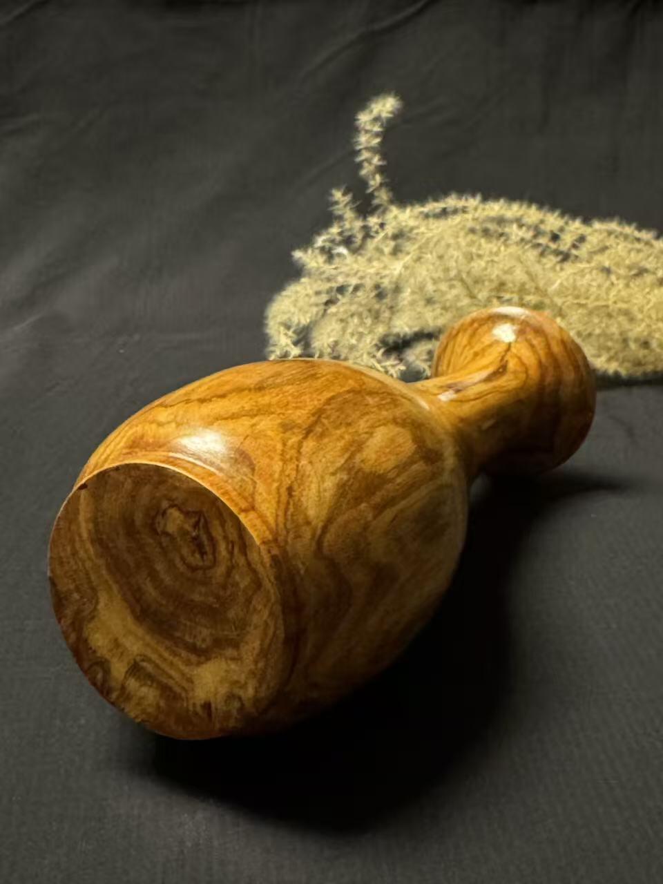 零元拍：海南黄花梨 花瓶 整料掏出，高 165 ，大肚 69，瓶口 50MM