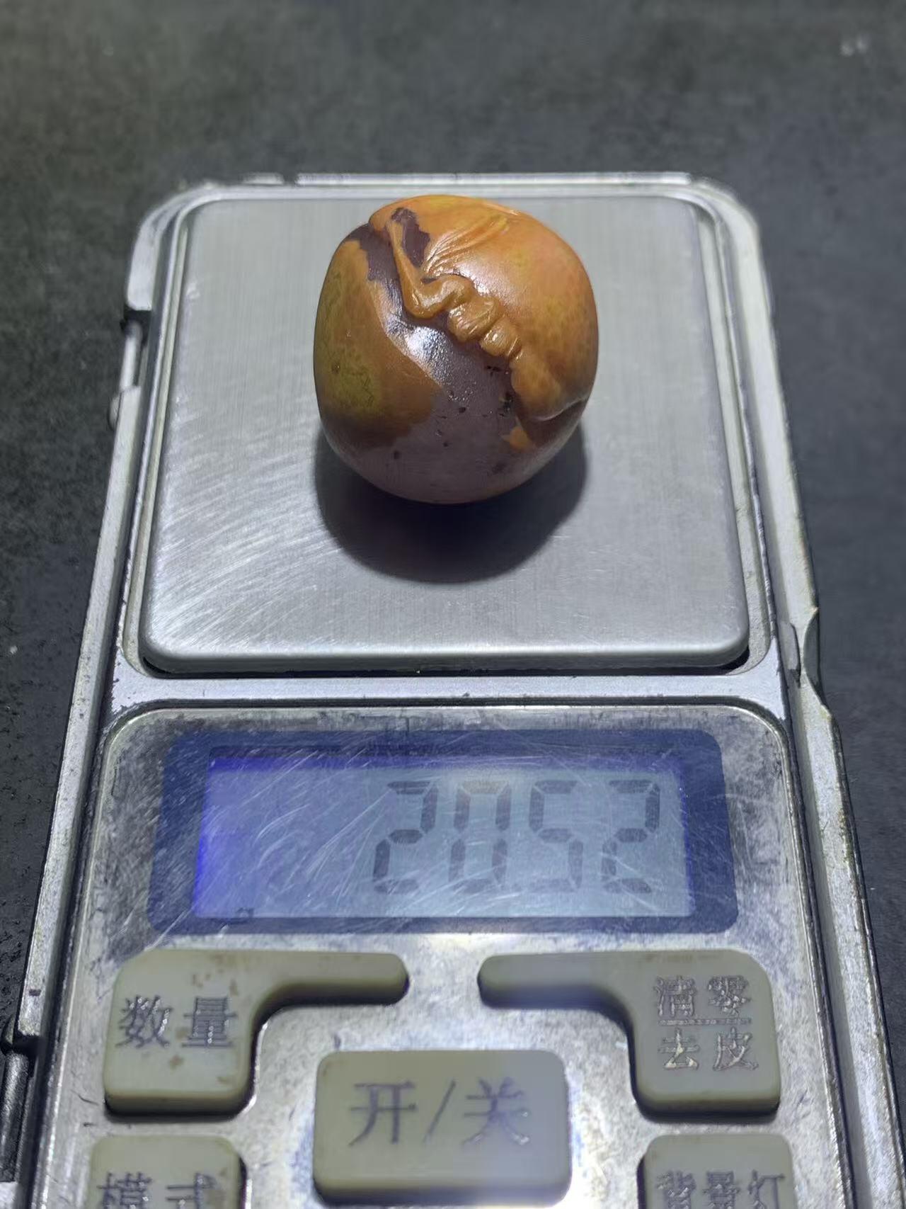 精美亚光冰飘原皮天眼纹战国红玛瑙手工俏色巧雕如来佛祖意境吊坠一颗！