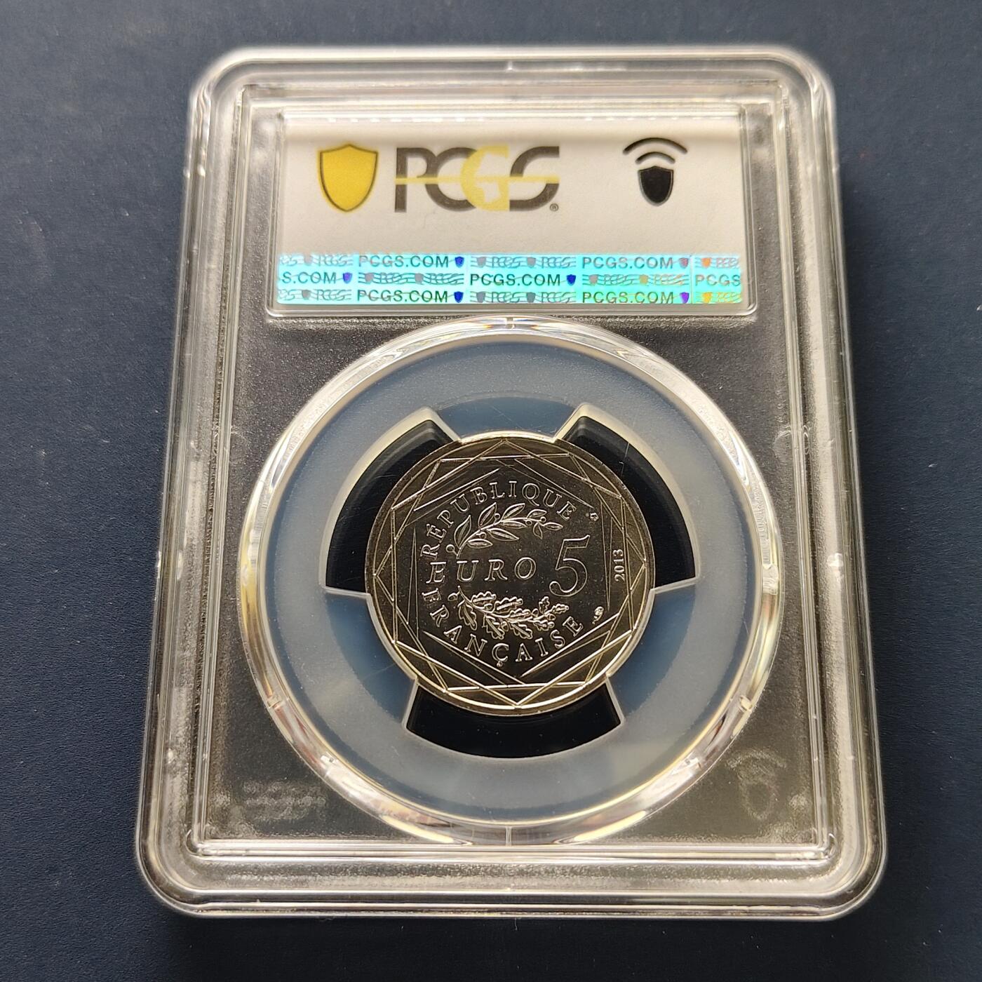 【全场包邮】纯粹捡漏拍493场 【收藏级·冠军分】法国2013年5欧元口号系列“平等”纪念银币-PCGS MS65