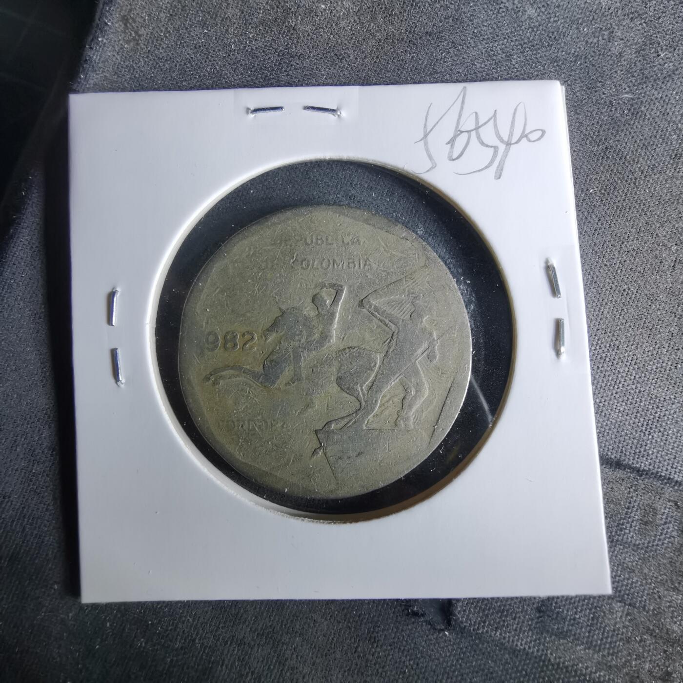 沼泽如烟--第956场 哥伦比亚1982年10比索