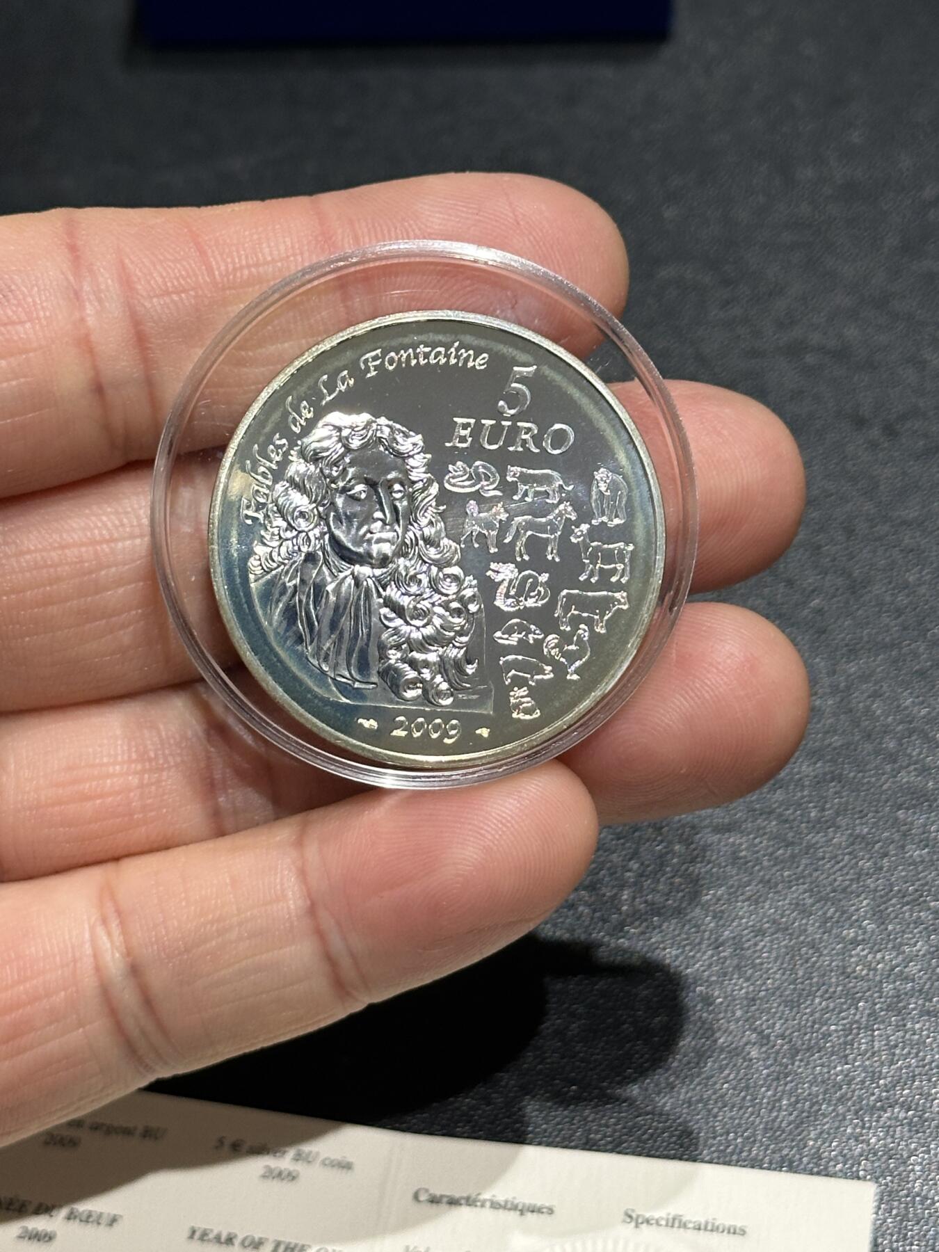 《外钞收藏家》第六百零一期（畅拍场）（本平台长期征集拍品、欢迎藏友们联系合作） 法国2009年中国12生肖牛年5欧精制银币（盒证齐全，发行量仅1万枚，22.2克 90银）