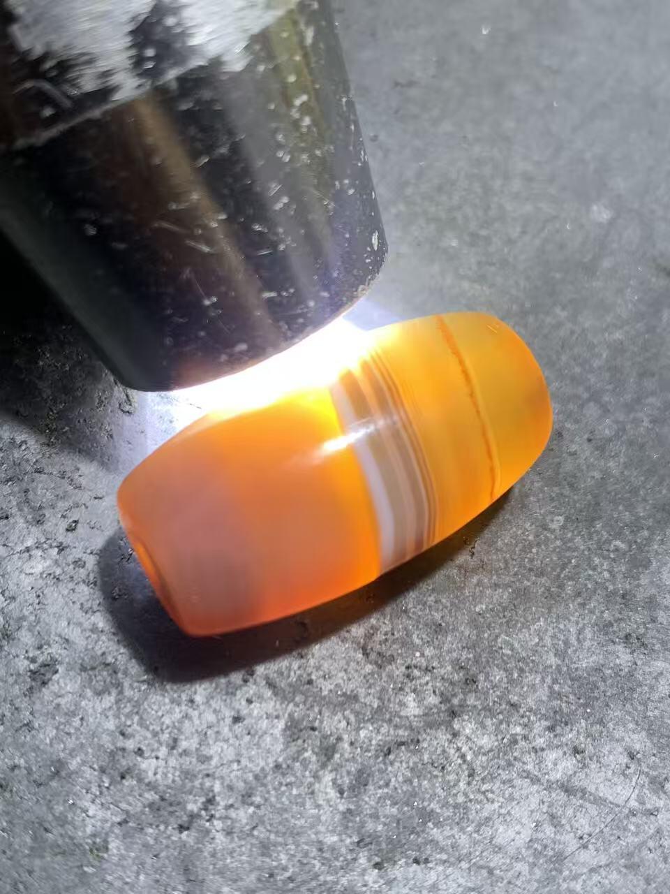 精美高玉化天地缠丝玛瑙桶珠一颗