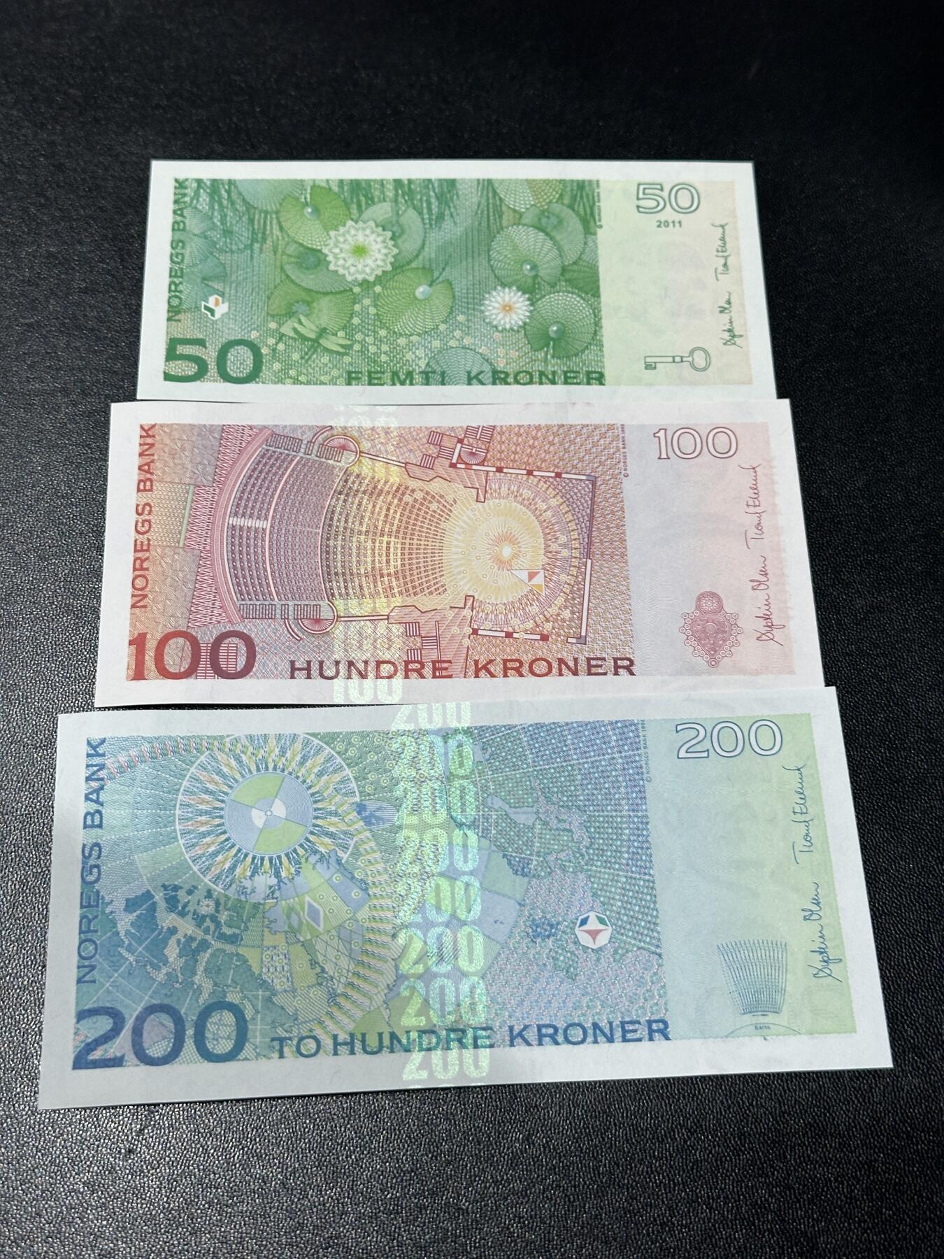 《外钞收藏家》第六百零一期（畅拍场）（本平台长期征集拍品、欢迎藏友们联系合作） 挪威上一版本50/100/200克朗（都是双尾，50与200克朗全程无47，绝品）	绝品