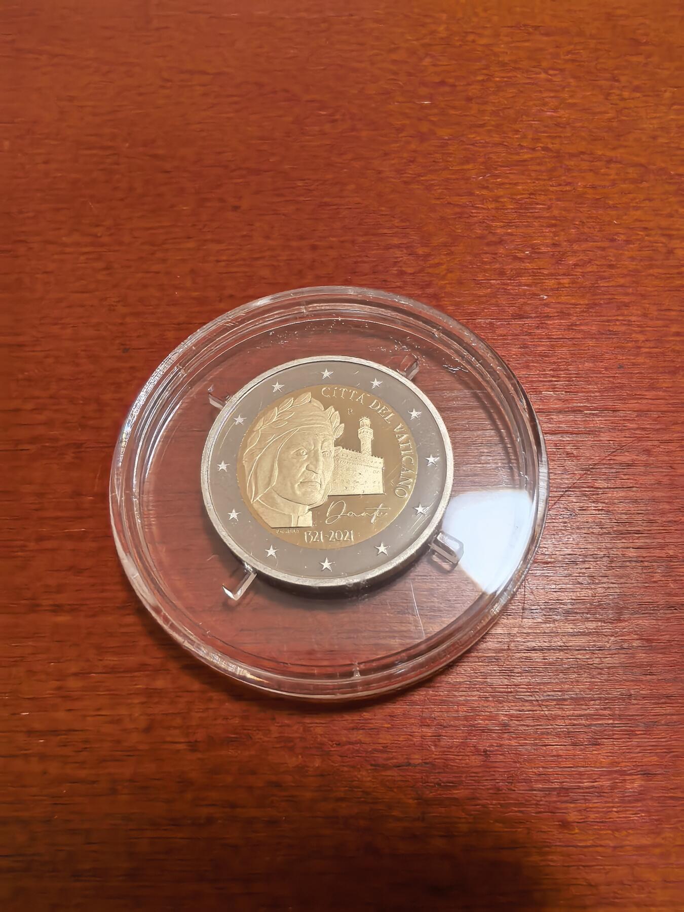 长老汇蛇年精选第九十三场拍卖 2004荷兰欧元精制币套币8枚，盒证全，5000套，克书90美金，橡木盒烫刻国徽金属标牌