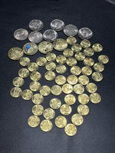 《外钞收藏家》第六百零一期（畅拍场）（本平台长期征集拍品、欢迎藏友们联系合作） - 2015年美国半元硬币5枚+1981年长城纪念币2枚+冬奥纪念币4枚+1998年梅花5角50枚一起 都是圆光 基本全新