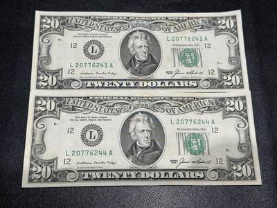 《外钞收藏家》第六百零一期（畅拍场）（本平台长期征集拍品、欢迎藏友们联系合作） - 1985年美国小头版20美元 2张一起 近连号 无折有黄斑