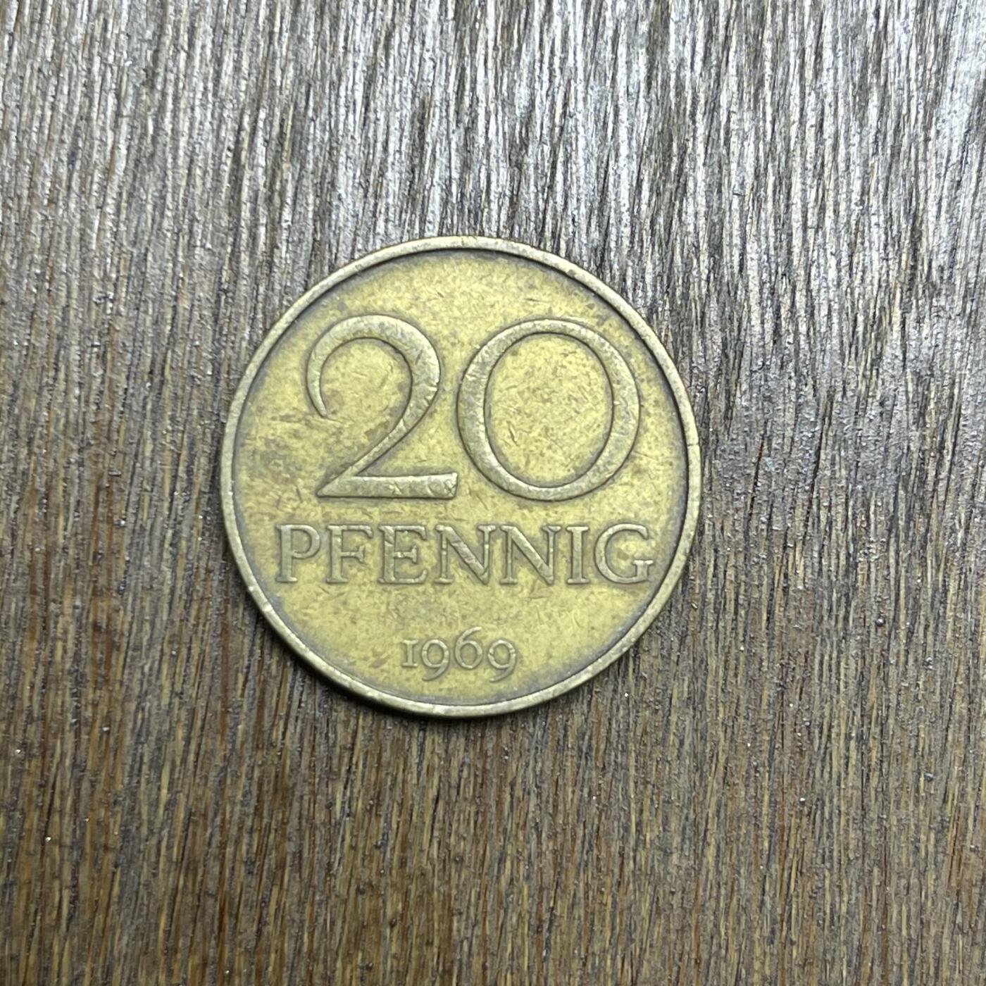 【铜匠收藏】★第137场★散币场。不寄存，30包邮。不满30元，支付5元运费。《接受代拍 代送NGC评级》 22【无寄存】1969 民主德国 20芬尼 铜币