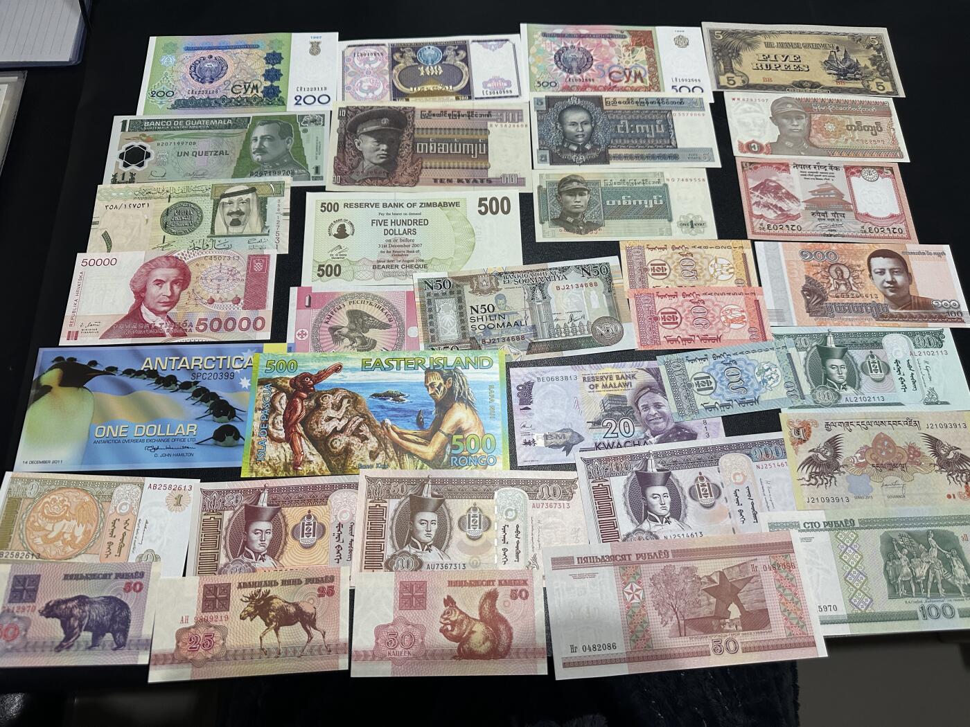 《外钞收藏家》第六百零一期（畅拍场）（本平台长期征集拍品、欢迎藏友们联系合作） 大几十张精美纸币一起 全新 个别非全新