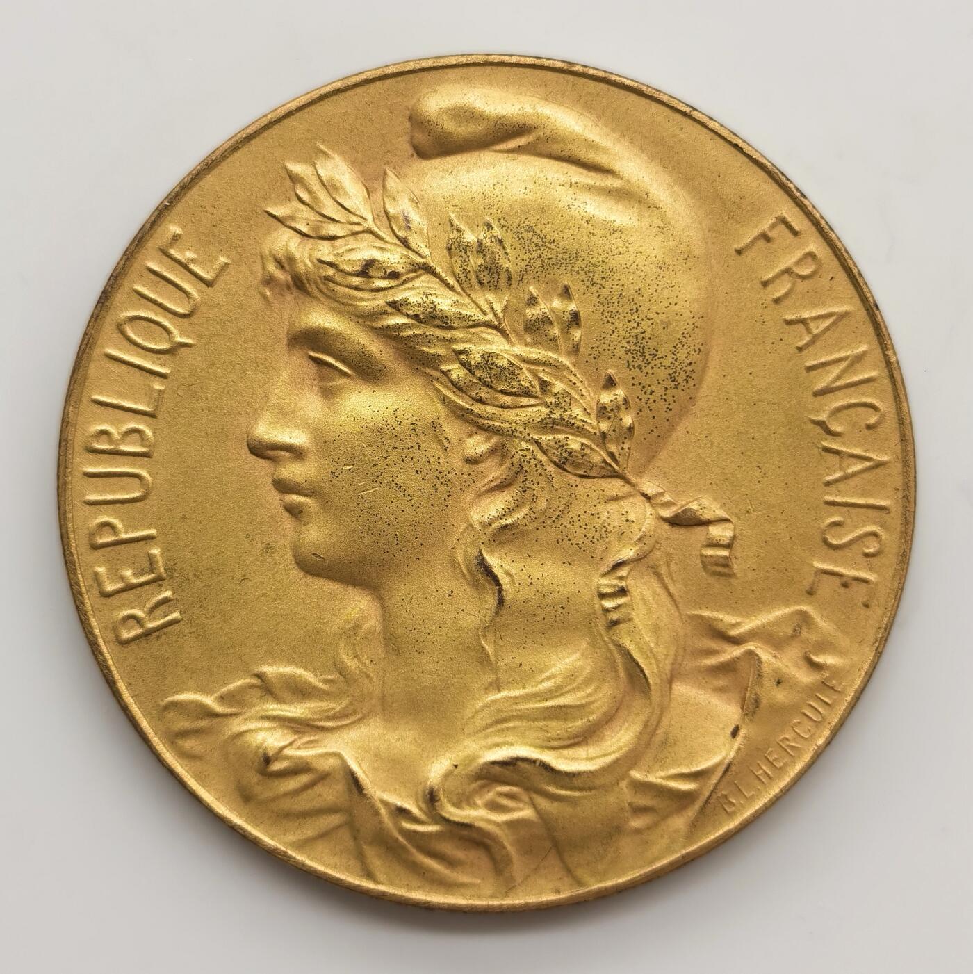 博洋堂世界钱币拍卖第156期（全场包邮） 1900年法国世博会镀金大铜章，直径50mm，设计精美，少见的一款1900世博章，带原盒