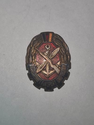 韵星假日拍卖第三十六期 -- Rimey Holidays Auction 36 - 民主德国GST珐琅证章